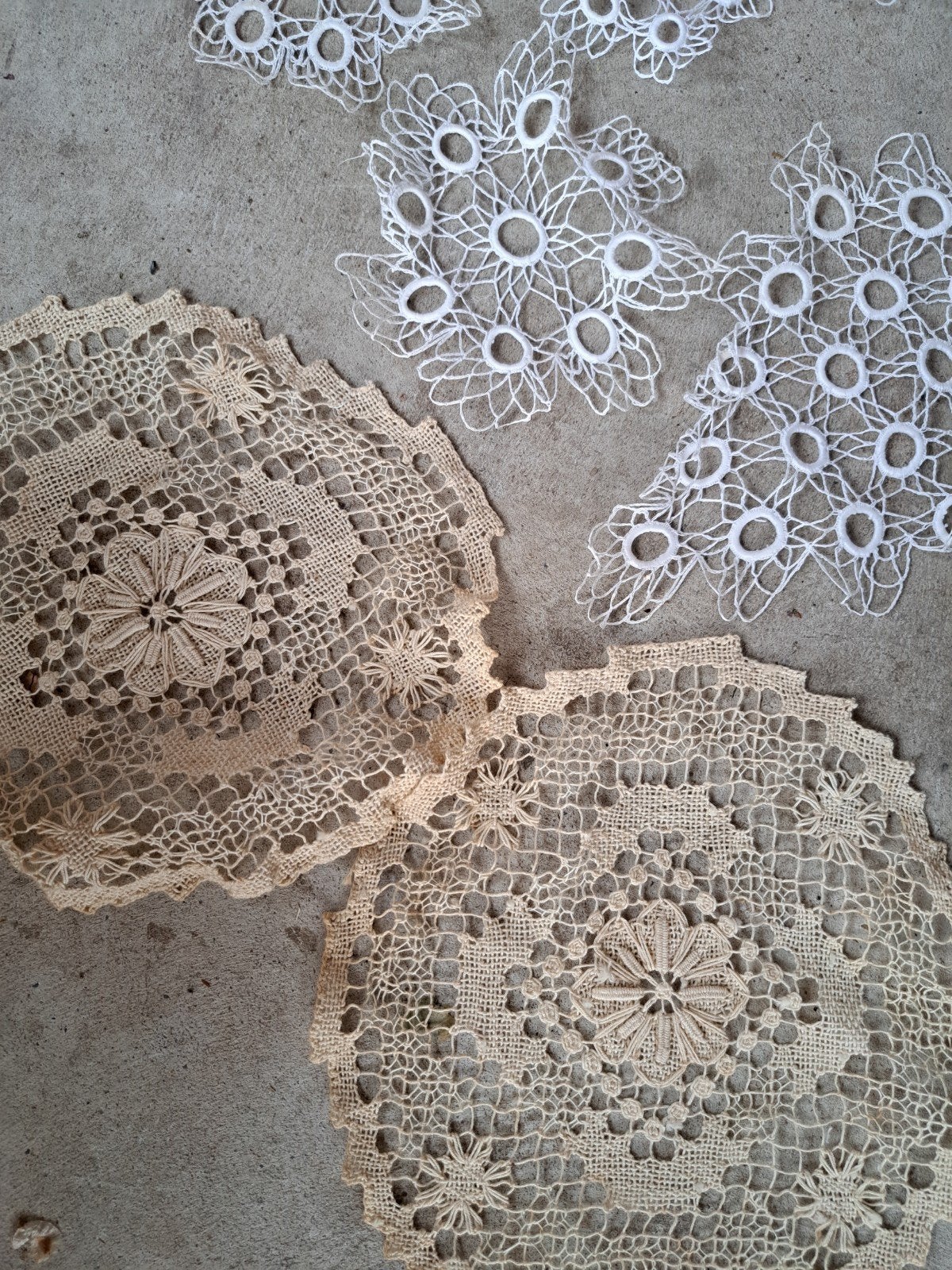 Set van 7 handgemaakte kanten onderzetters/decoraties, Ophalen of Verzenden