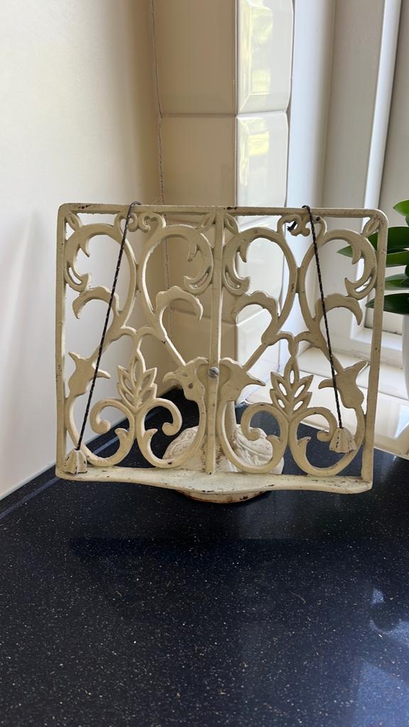 Decoratieve gietijzeren boekenstandaard, Ophalen of Verzenden
