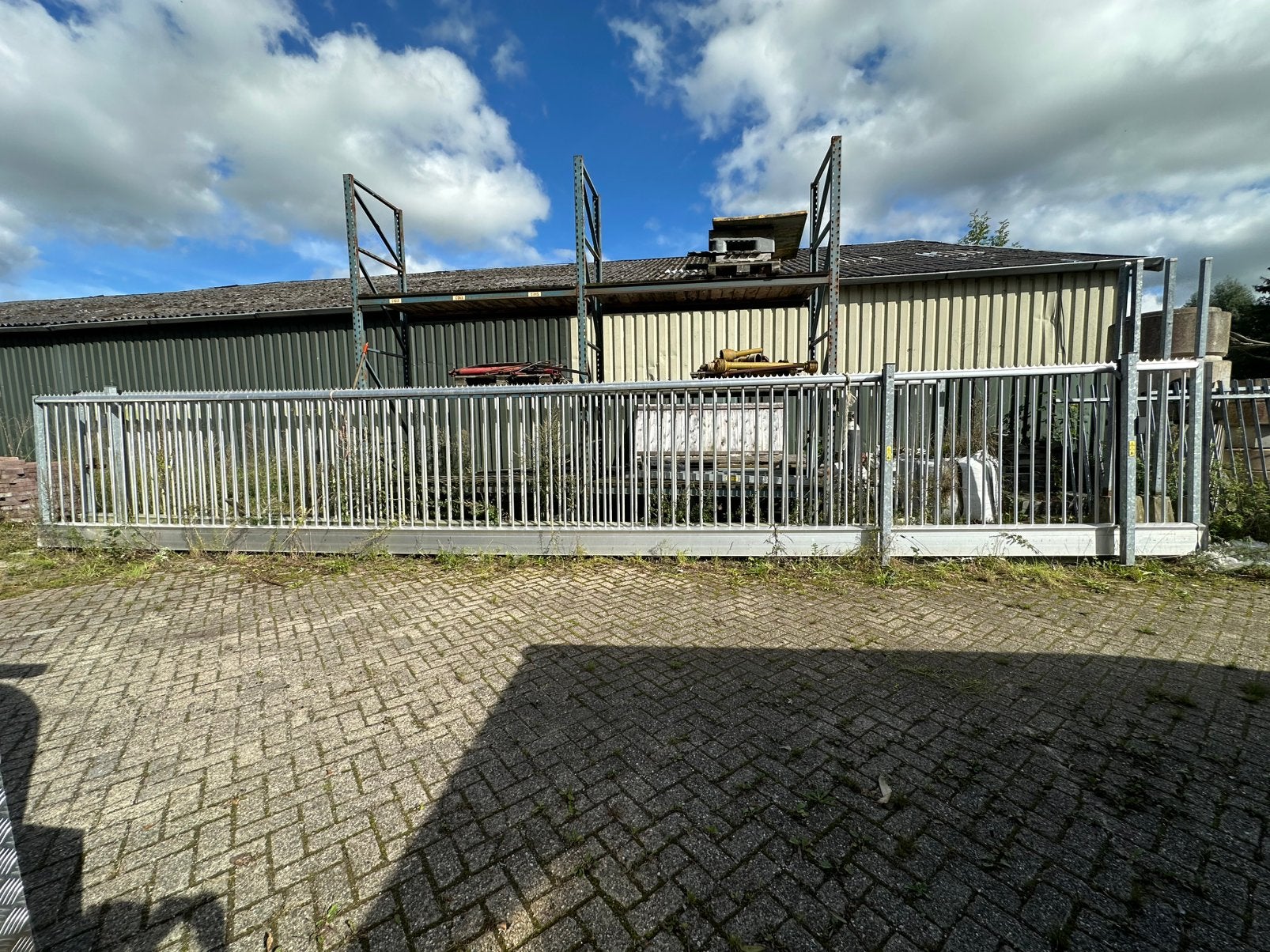 Elektronisch schuif hek, Tuin en Terras, Ophalen of Verzenden, Zo goed als nieuw, IJzer, Spijlenhekwerk