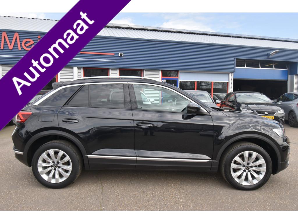 Volkswagen T-Roc 1.5 TSI Sport , TREKHAAK , VIRTUAL COCKPIT, 1254 kg, 150 pk, Leder en Stof, Zwart