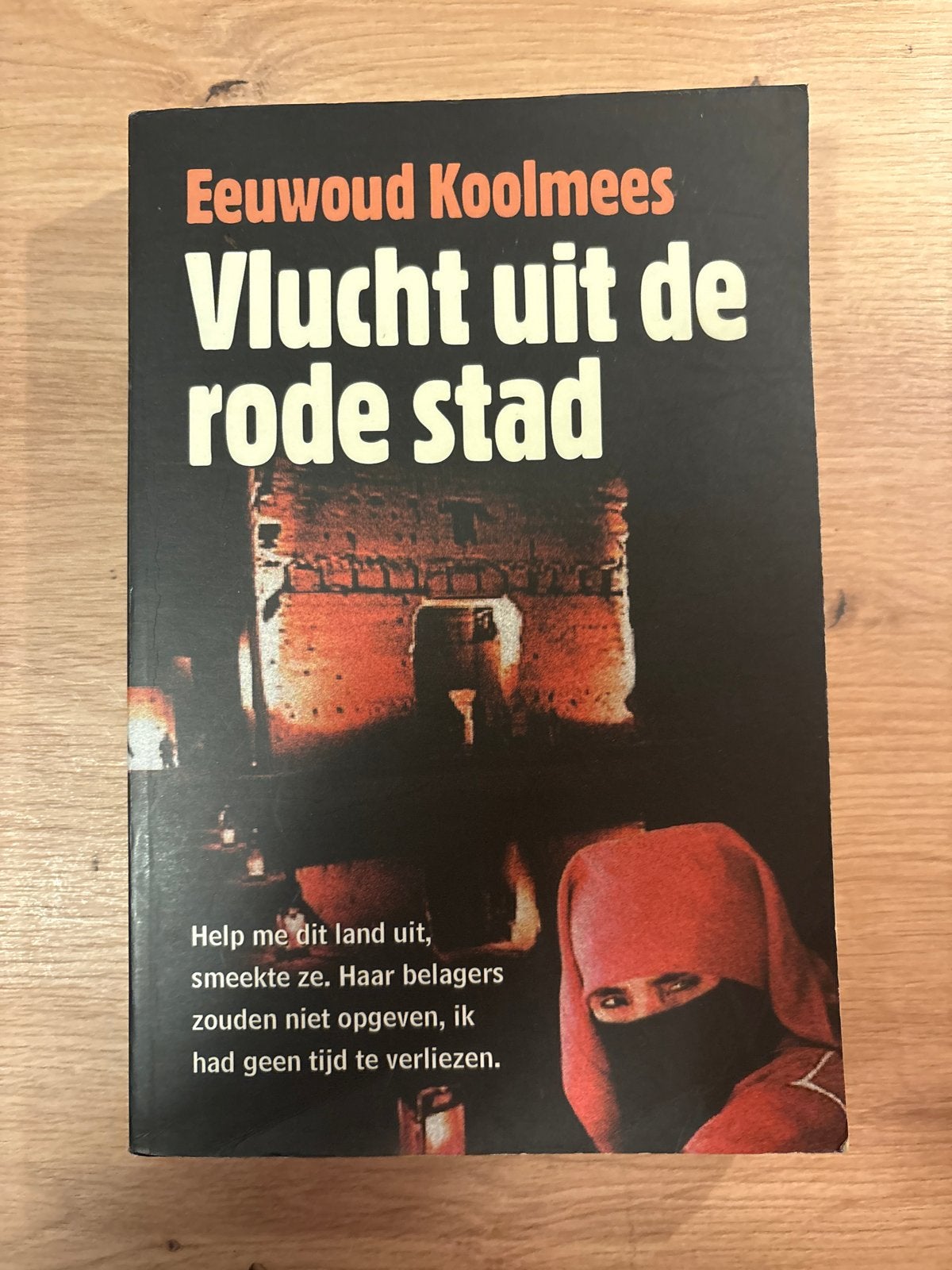 Vlucht uit de Rode Stad - Eeuwoud Koolmees, Ophalen of Verzenden, Gelezen, Nederland