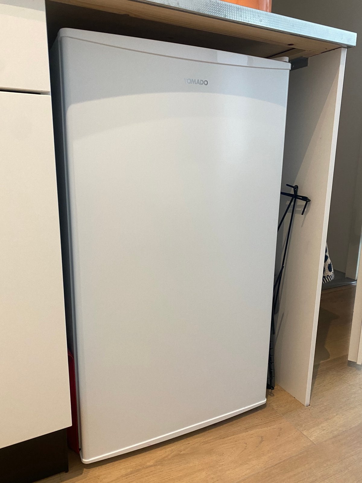 Tomado koelkast, Huis en Inrichting, Ophalen, 50 tot 100 cm, Zo goed als nieuw, Minder dan 100 cm