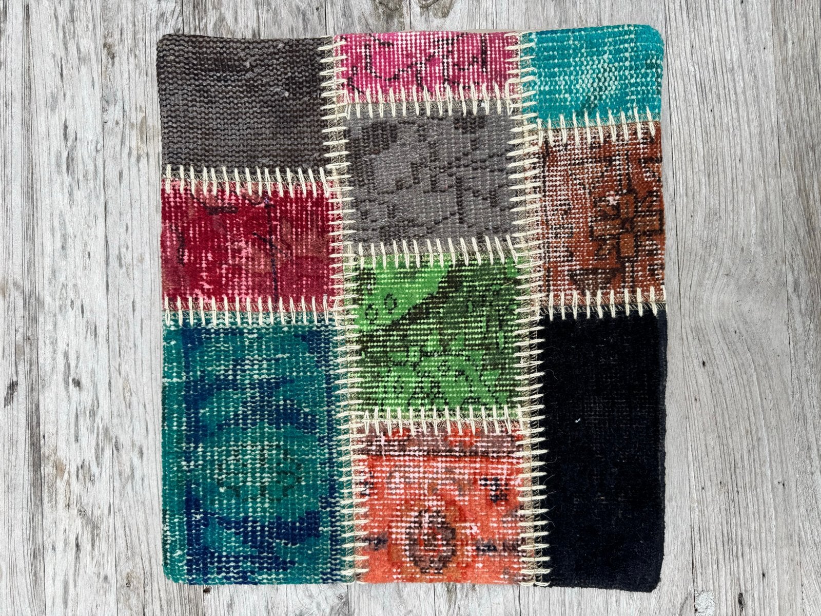 Nieuwe Patchwork Sierkussen - Handgemaakt en Kleurrijk, Overige merken, Meerkleurig, Vierkant, Nieuw