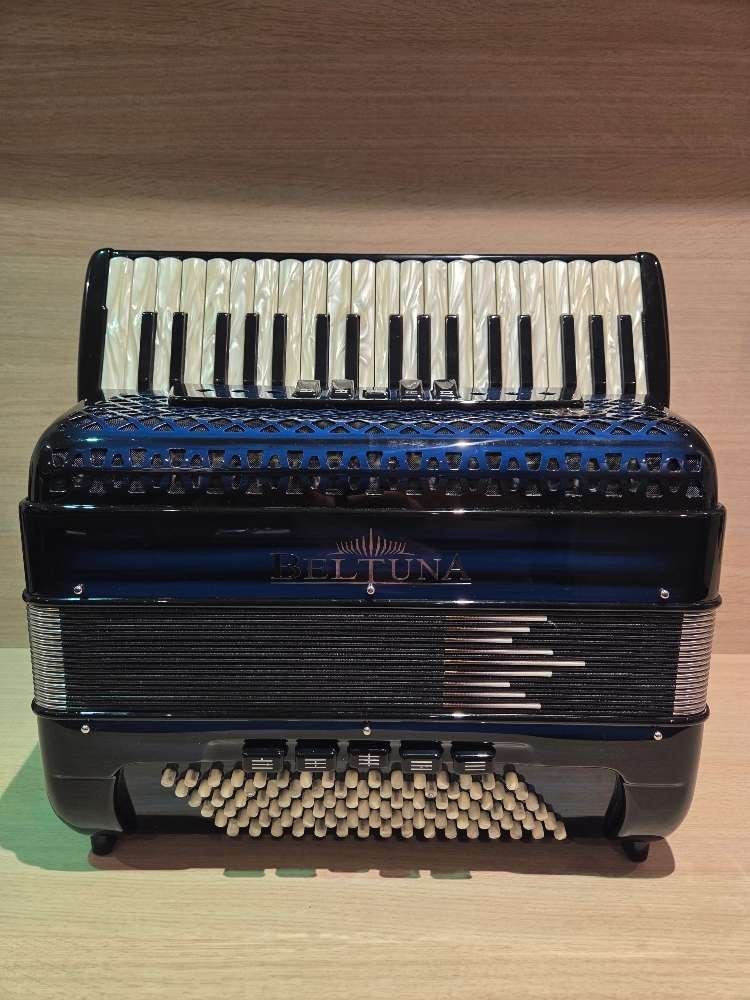 Beltuna Studio III 96M Luxe shadow colour blue  8,5 kg, Muziek en Instrumenten, Accordeons, Overige merken, Beltuna@beltuna.com