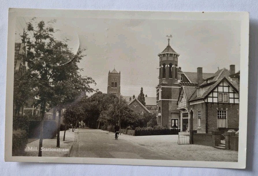 034 oude Ansichtkaart Mill Stationstraat, Ophalen of Verzenden, 1920 tot 1940, Gelopen