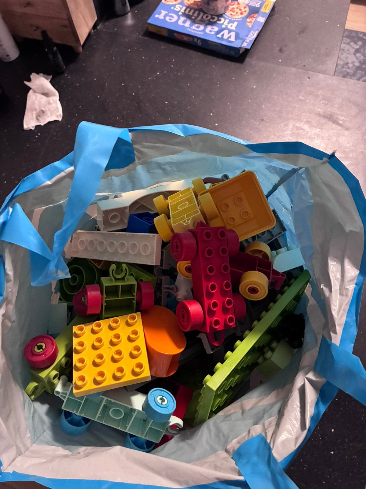 Boodschappen tas vol met Lego Duplo, Ophalen, Zo goed als nieuw