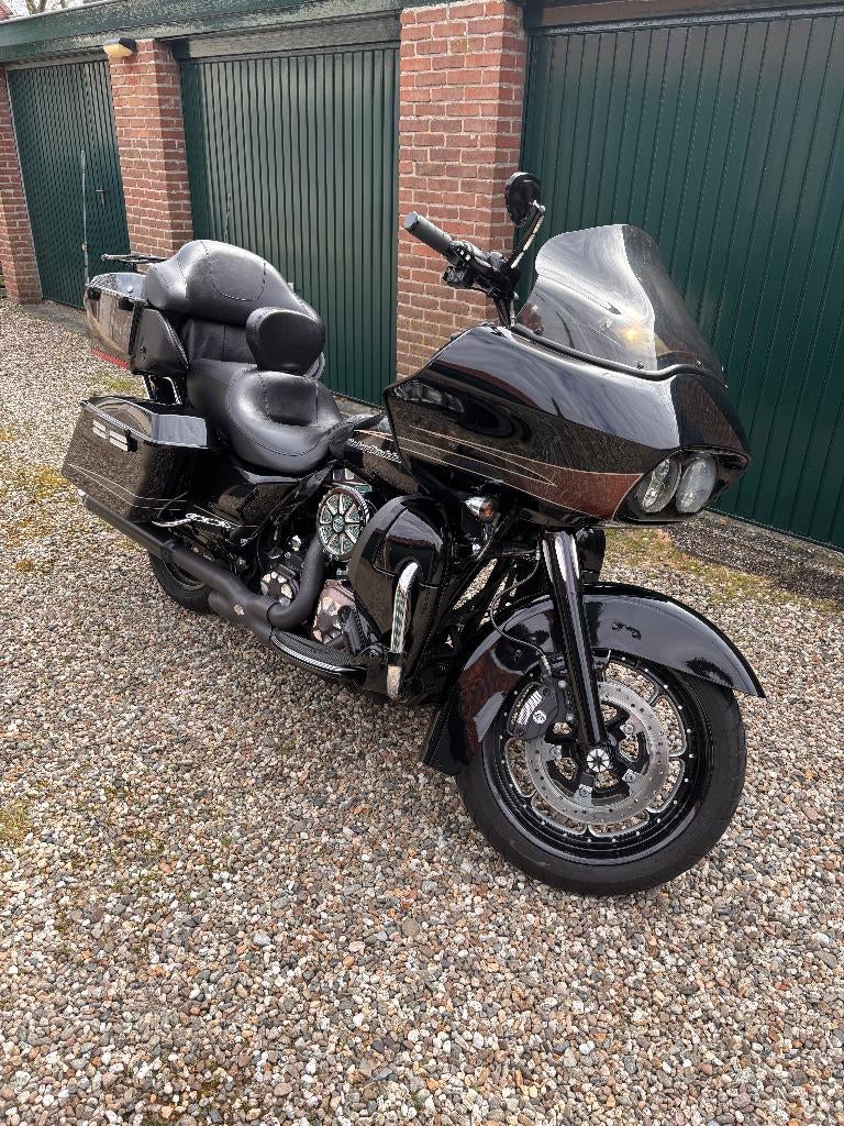 Harley-Davidson Road Glide Ultra (dec 2013), Motoren, Motoren | Harley-Davidson, 2 cilinders, 1690 cc, Occasion, LED Verlichting