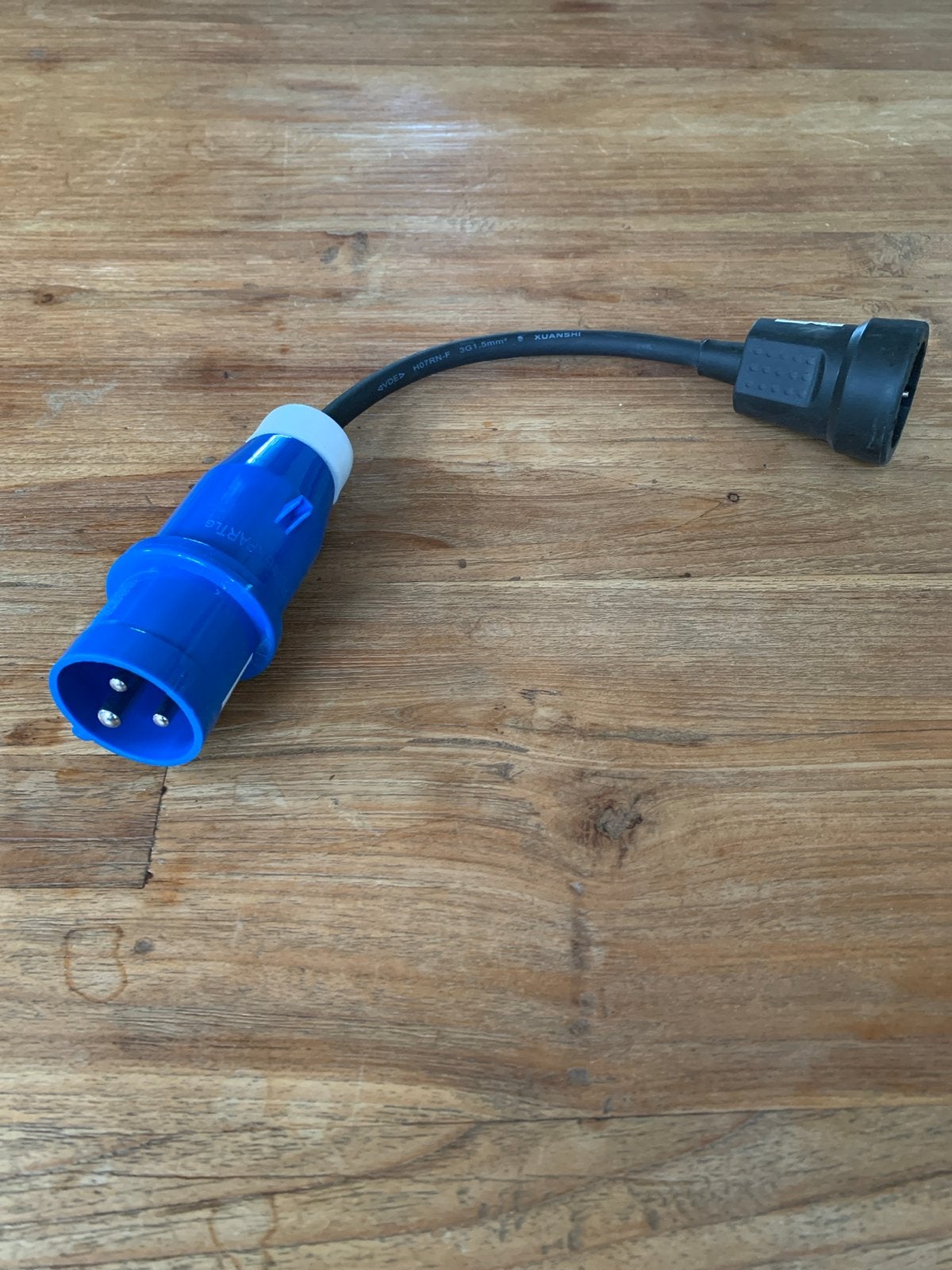 Verloopkabel CEE blauw naar Schuko, Doe-het-zelf en Verbouw, Elektra en Kabels, Nieuw, Kabel of Snoer, Overige merken, Ophalen of Verzenden