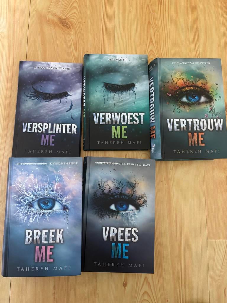Shatter Me serie - Tahereh Mafi - 5 boeken, Boeken, Ophalen, Zo goed als nieuw