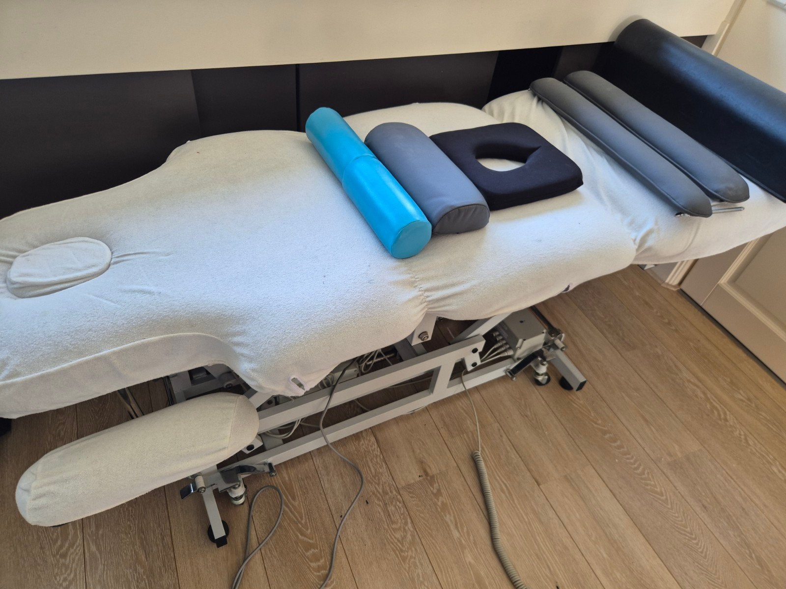 Elektrische massagetafel, Sport en Fitness, Massageproducten, Ophalen of Verzenden, Gebruikt, Massagetafel