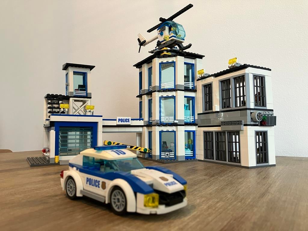 Lego City Politiebureau met helikopter en auto, City, Lego, Ophalen of Verzenden, Zo goed als nieuw