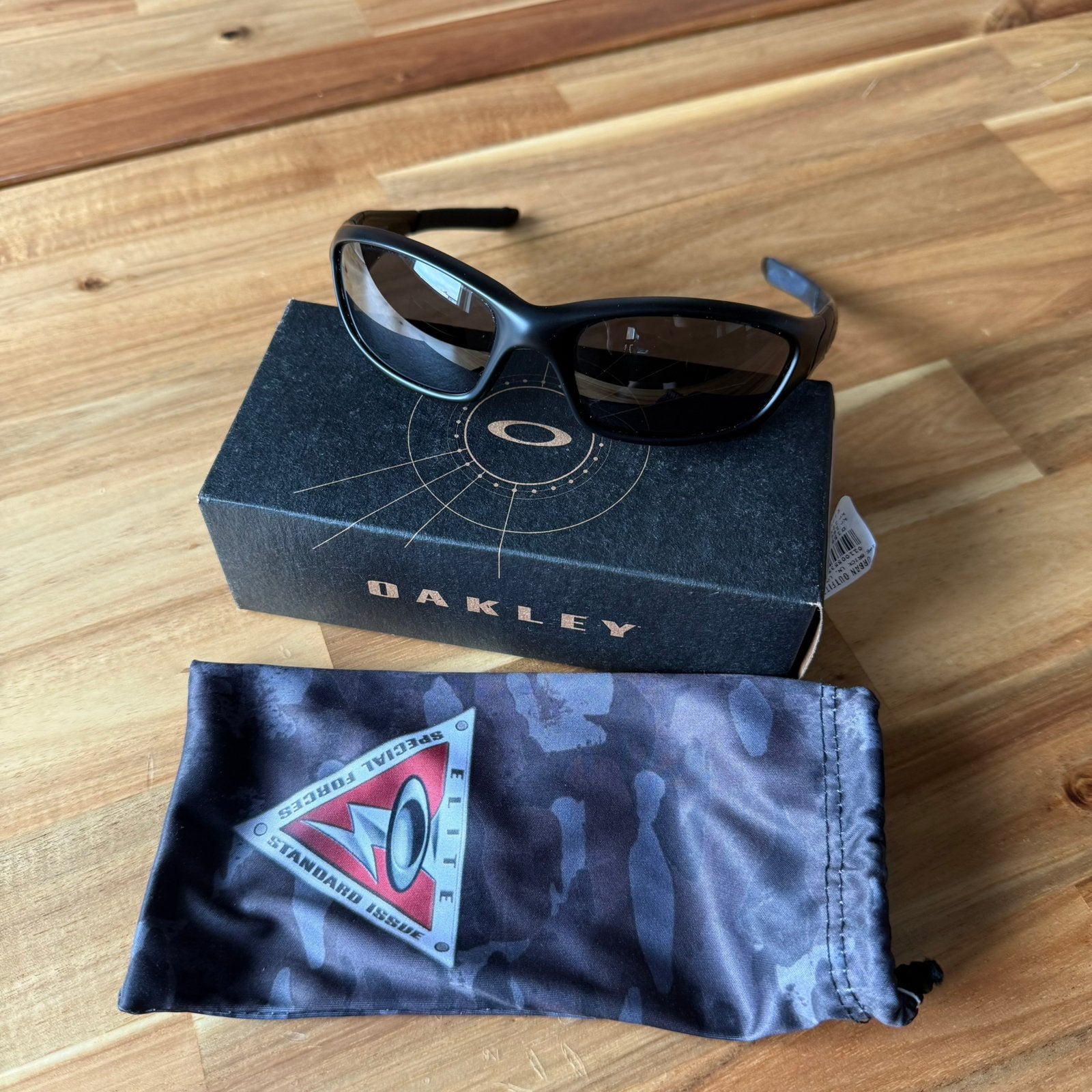 Oakley Straight Jacket matte black, Sieraden, Tassen en Uiterlijk, Zonnebrillen en Brillen | Heren, Zonnebril, Zwart, Ophalen of Verzenden