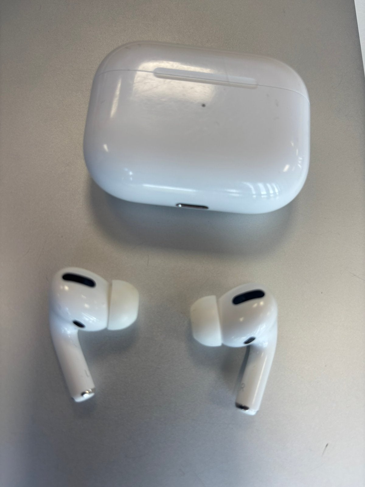 AirPods Pro 1e generatie - incl doos, Gebruikt, In gehoorgang (in-ear), Ophalen of Verzenden, Apple