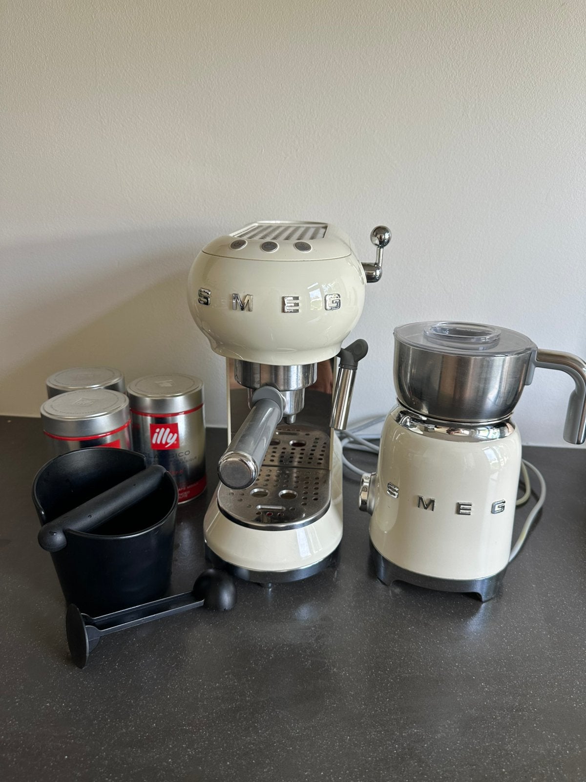 Smeg espresso machine en melk opschuimer, Ophalen, Gebruikt