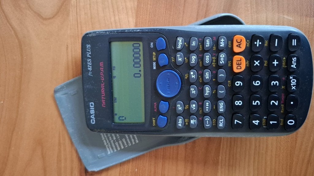 Te Koop: Rekenmachine Casio fx 82 es plus, Diversen, Ophalen, Gebruikt