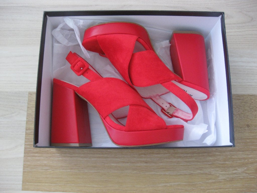 Nieuwe Twinset My Twin rode sandalen met hak, maat 40, Kleding | Dames, Verzenden, Twinset My Twin, Nieuw, Schoenen met hoge hakken