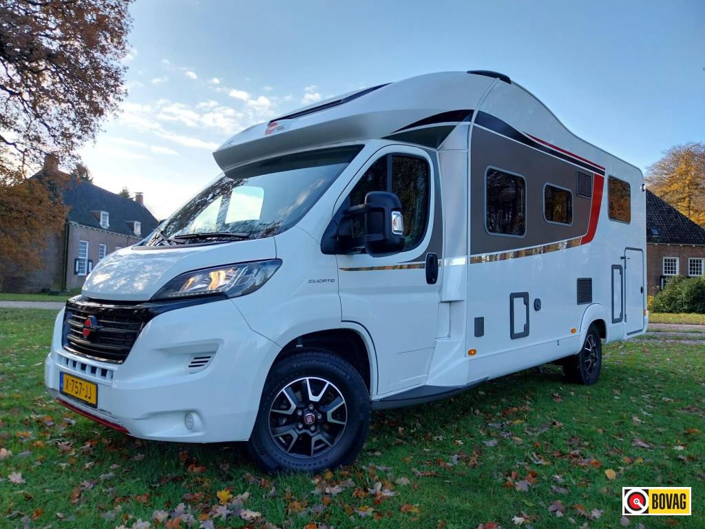 Luxe Bürstner IXEO Time 726 met dubbele airco en trekhaak !, Caravans en Kamperen, Ringverwarming, Fiat, 7 tot 8 meter, Bedrijf