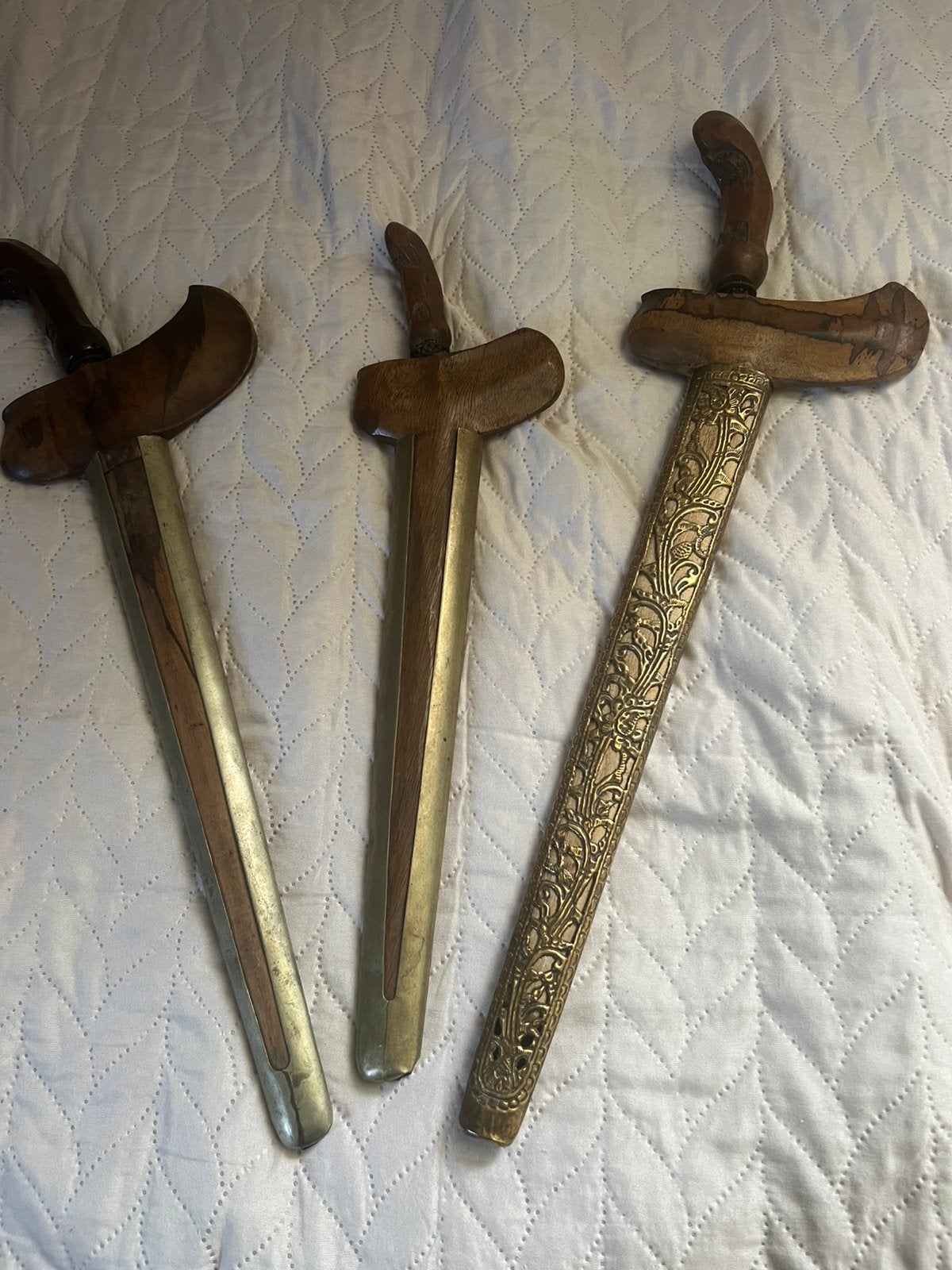 Drie krissen of kerissen, Ophalen, Wapen, Handgemaakt, Indonesië