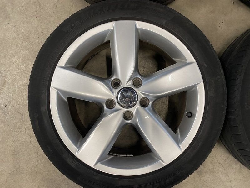 17 inch originele velgen + zomerbanden Volkswagen Golf, Auto-onderdelen, Gebruikt, -, -, Banden en Velgen
