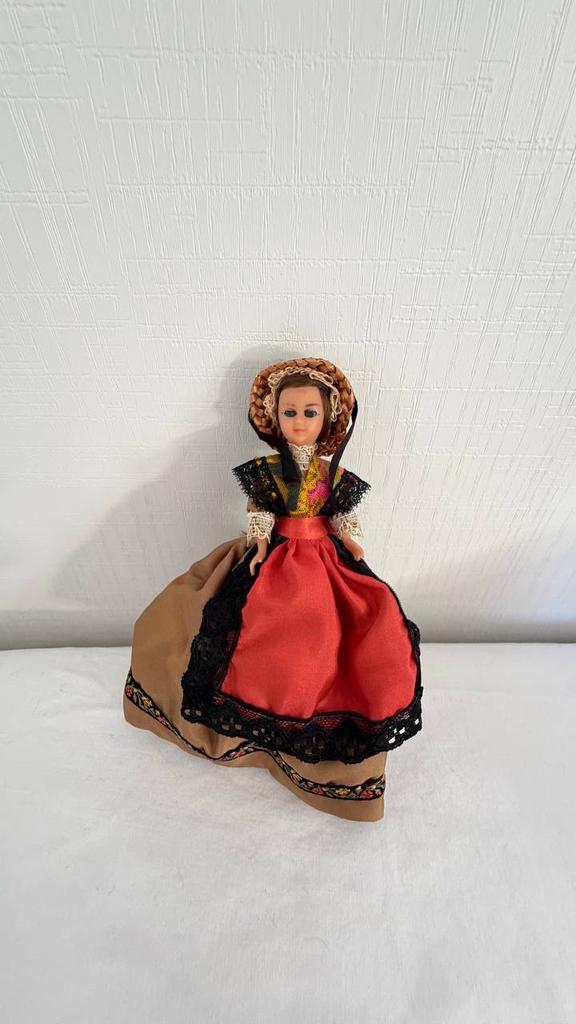 Vintage Spaanse pop in traditionele klederdracht, Ophalen of Verzenden, Gebruikt, Pop