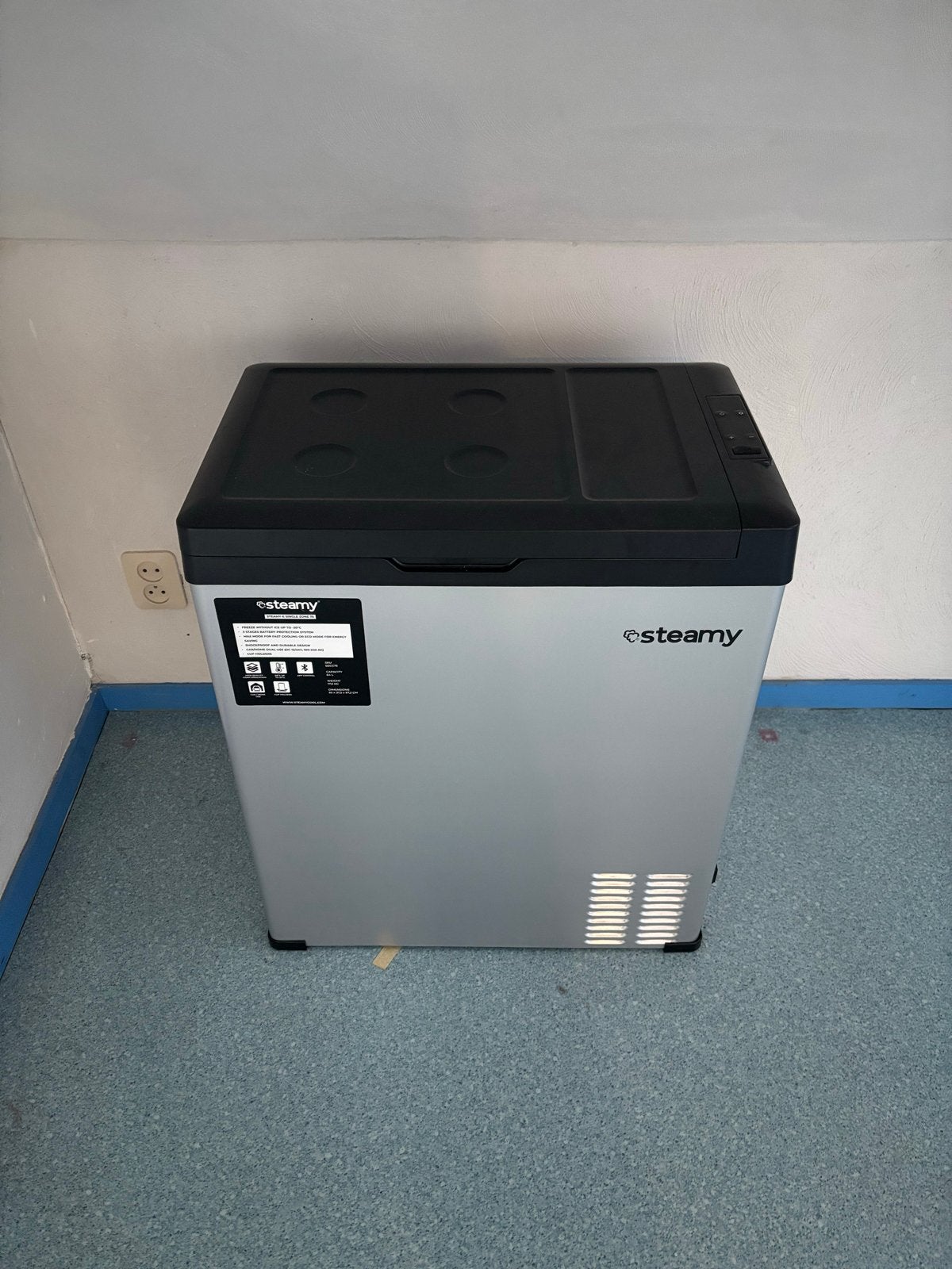 Steamy-E Single Zone 75 draagbare koelbox/vriezer, Ophalen, Minder dan 85 cm, 200 liter of meer, 60 cm of meer