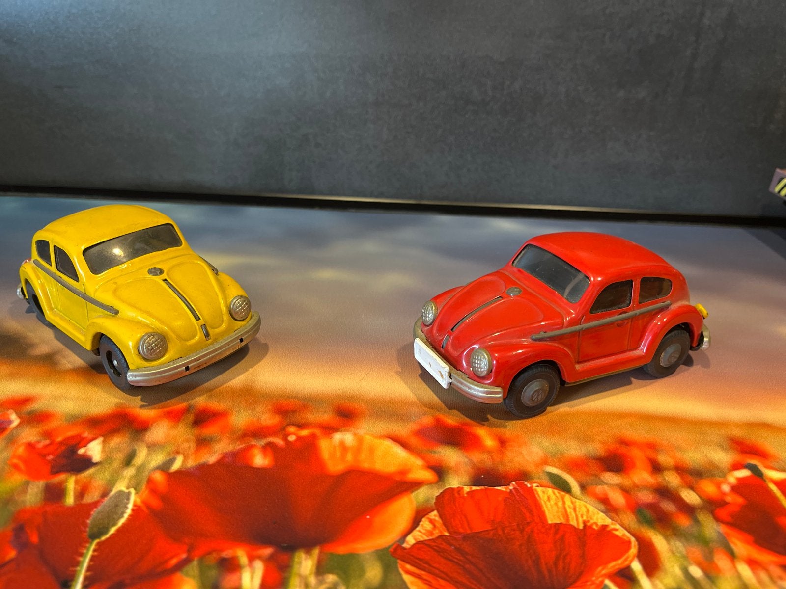 Set van 2 vintage speelgoedauto's - Volkswagen Kever, Antiek en Kunst, Ophalen of Verzenden
