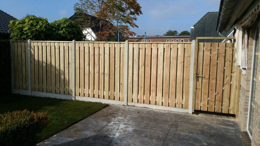 21-planks grenen hout/beton schutting - grijs glad beton, 1 tot 2 meter, Minder dan 3 meter, Nieuw, Ophalen of Verzenden