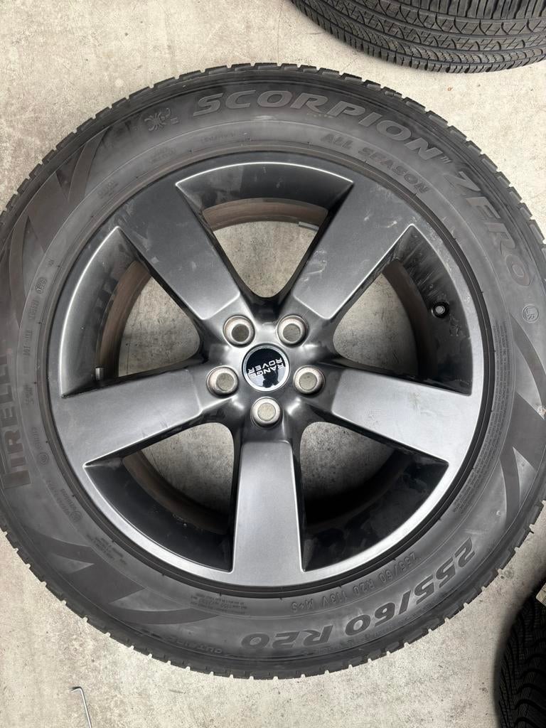 20 INCH ORIGINELE VELGEN +BANDEN Landrover Defender 110 2024, Auto-onderdelen, Banden en Velgen, Ophalen, Gebruikt, 255 mm, All Season