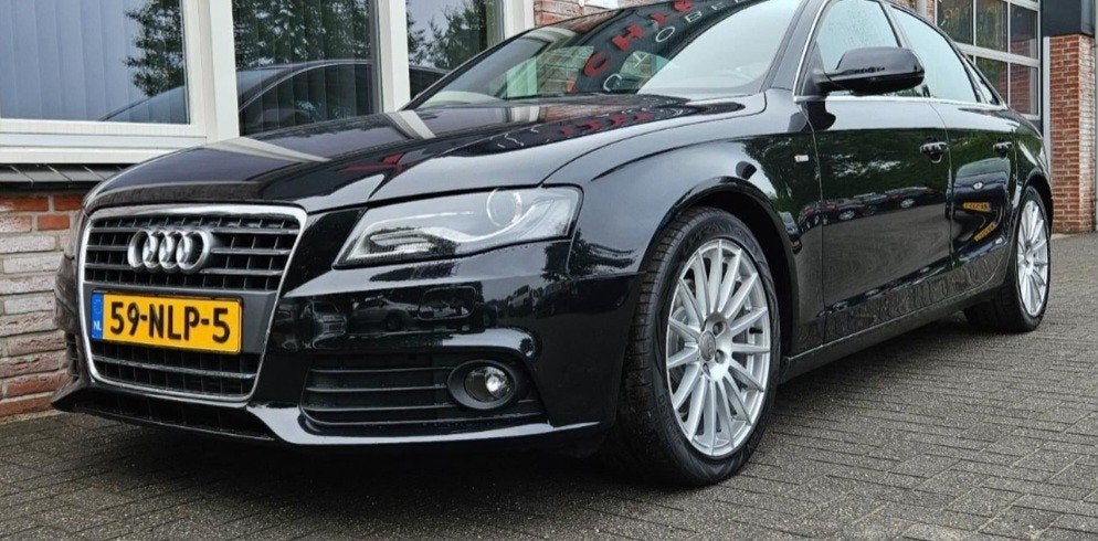 **Audi A4 limousine 1.8 Tfsi 88KW 2010 Zwart **S-Line**, Auto's, Zwart, 4 cilinders, Zwart, 75 €/maand