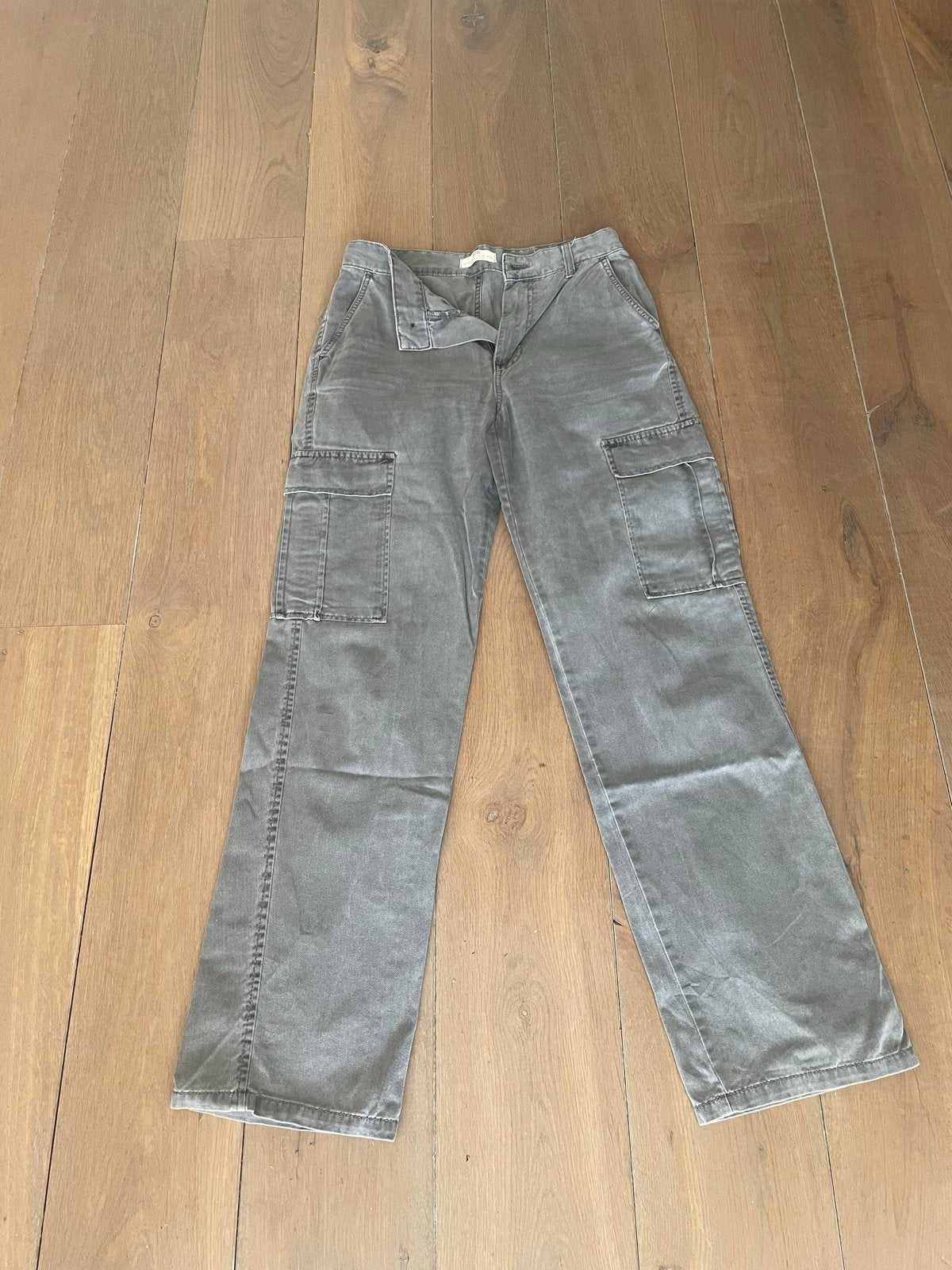 Zara STR Cargo Broek Maat 38/40 (M) in Grijs, Kleding | Dames, Broeken en Pantalons, Maat 38/40 (M), Ophalen of Verzenden, Gedragen