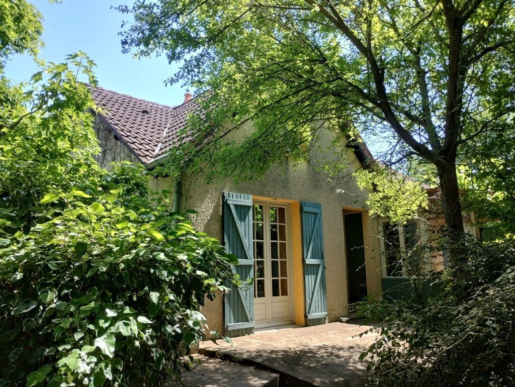 Vrijstaand woonhuis met apart gastenverblijf, zuid Bourgogne, Huizen en Kamers, 235 m², Frankrijk, Woonhuis, Verkoop zonder makelaar