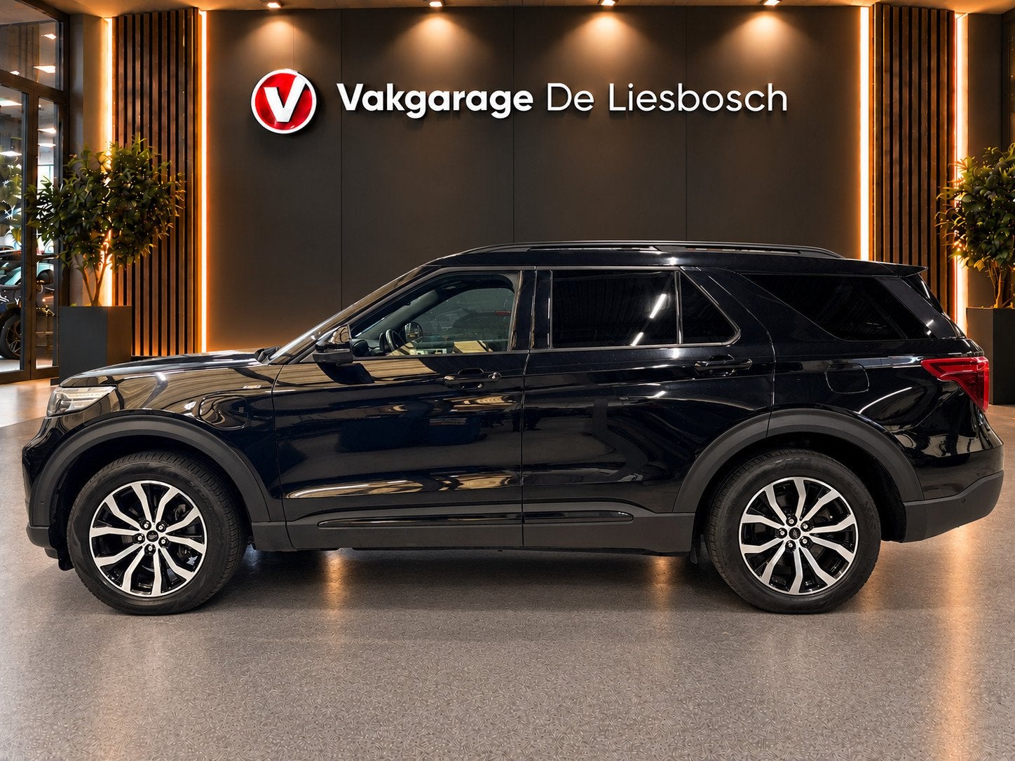 Ford EXPLORER 3.0 V6 EcoBoost PHEV ST-Line/pano/camera/leer/, Automaat, Gebruikt, 2441 kg, Zwart