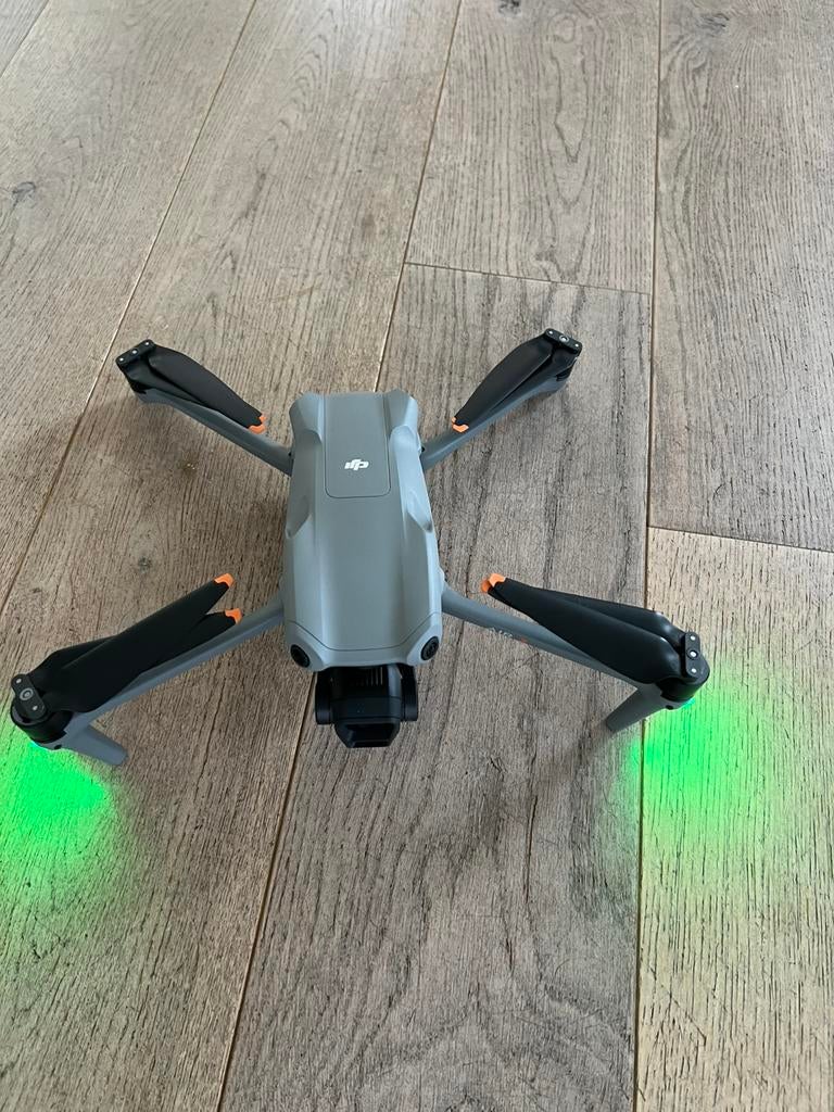 Dji air 3 + 1 acc, Audio, Tv en Foto, Drones, Ophalen of Verzenden, Zo goed als nieuw