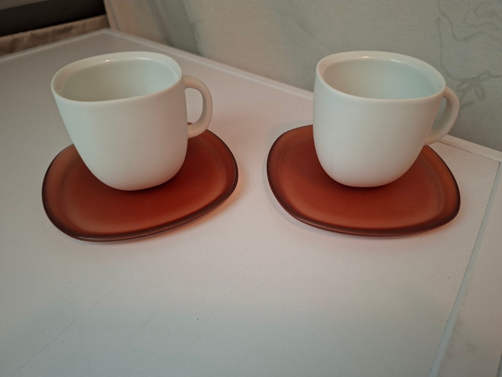 Nespresso kop en schotel 2x glazen bruine schotel, Ophalen of Verzenden
