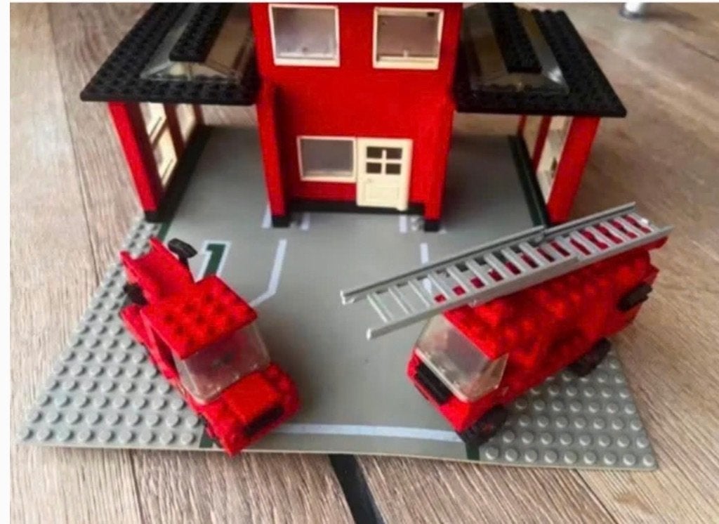 Lego 6382 brandweer kazerne jaren 60-70 brandweer auto's, Kinderen en Baby's, Speelgoed | Duplo en Lego, Ophalen, Gebruikt, Lego