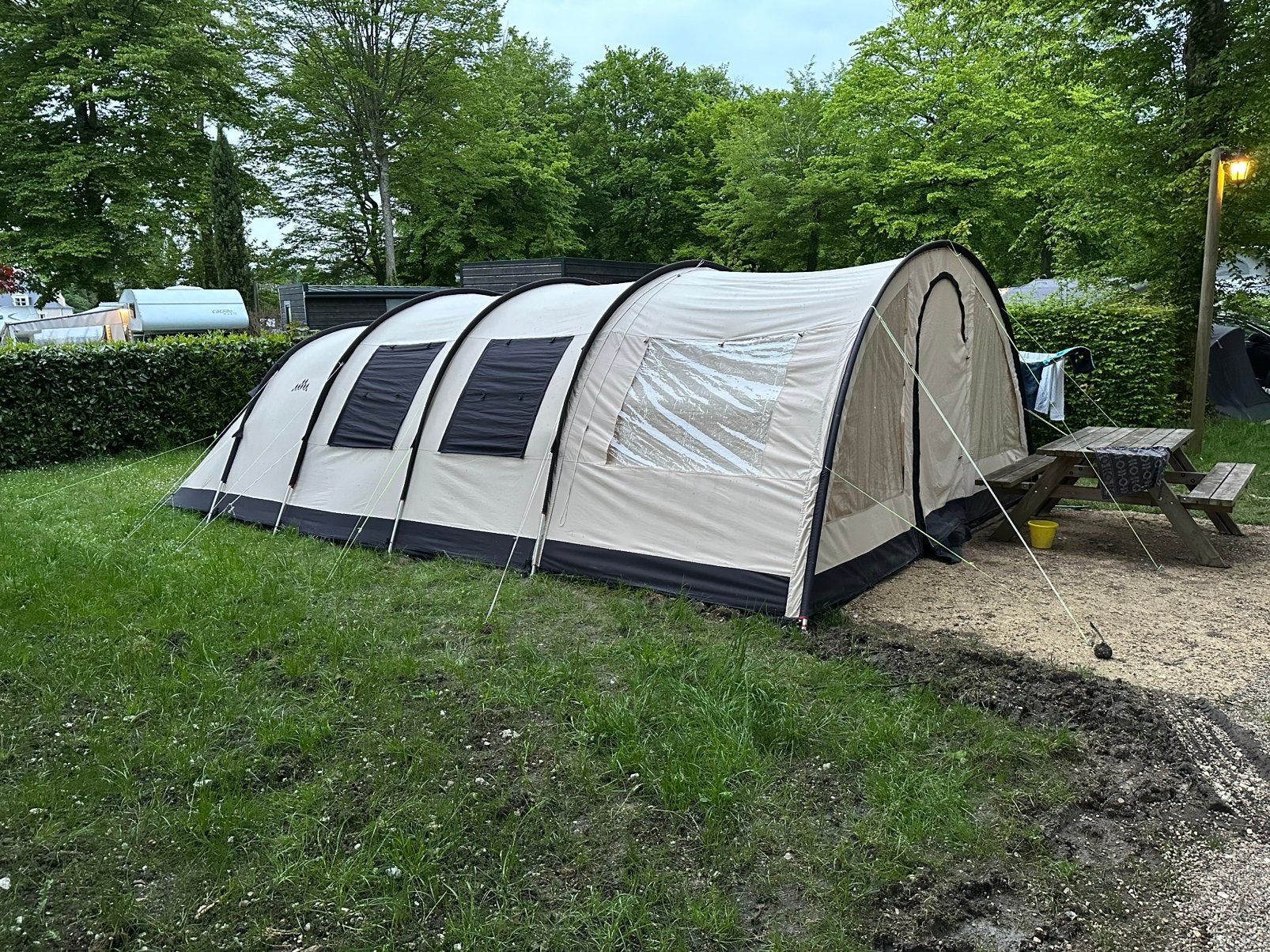 Te huur Familia 6 tunneltent, Caravans en Kamperen, Tenten, Ophalen, Zo goed als nieuw, Tot en met 6