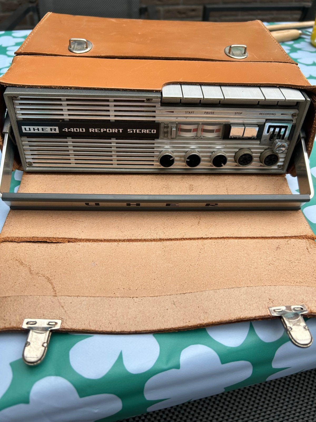 UHER 4400 Report Stereo Bandrecorder met accessoires, Audio, Tv en Foto, Bandrecorders, Bandrecorder, Met banden, Ophalen