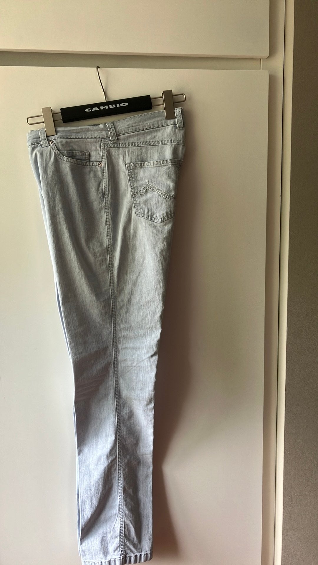 Toni. Lichtblauwe 5 pocketbroek. Belmonte. Maat 42, Blauw, Maat 42/44 (L), Ophalen of Verzenden, Zo goed als nieuw