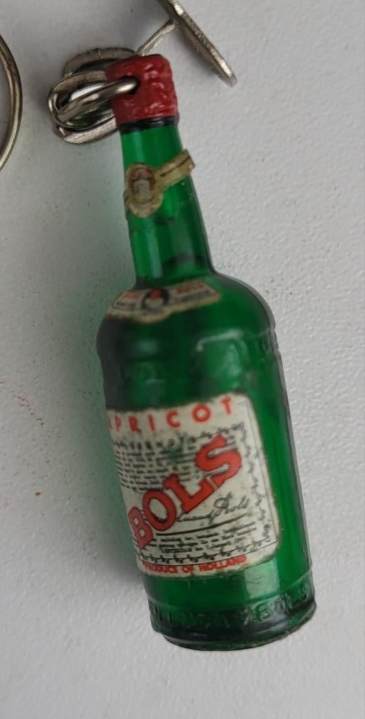 Vintage Sleutelhanger Bols Abrikozenlikeur Flesje, Verzamelen, Ophalen of Verzenden, Gebruikt, Overige typen
