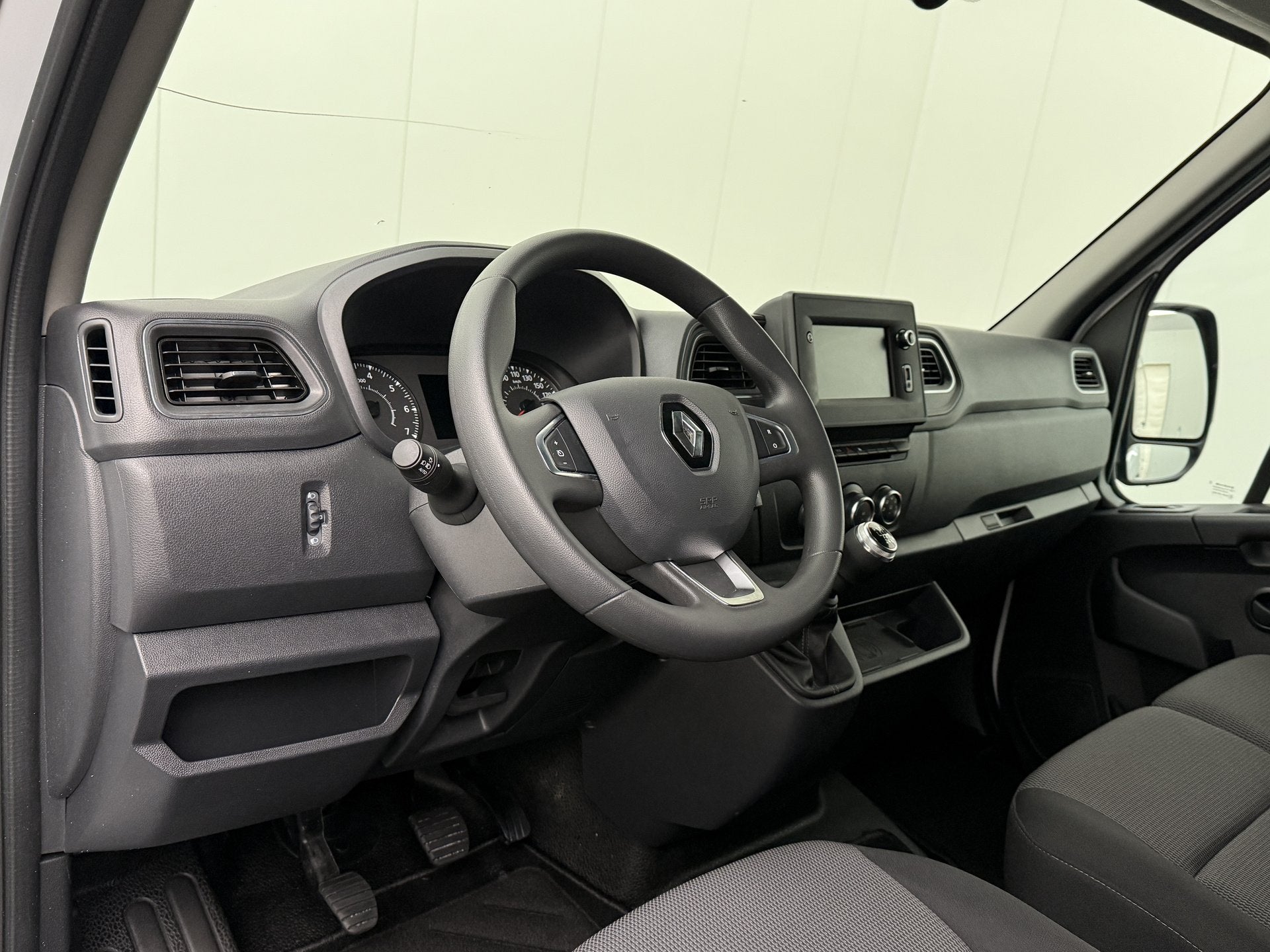 Renault Master 2.3DCI 135PK L2H2 Koelauto 12/220V | Multimed, Renault, Geïmporteerd, 3 stoelen, BTW verrekenbaar