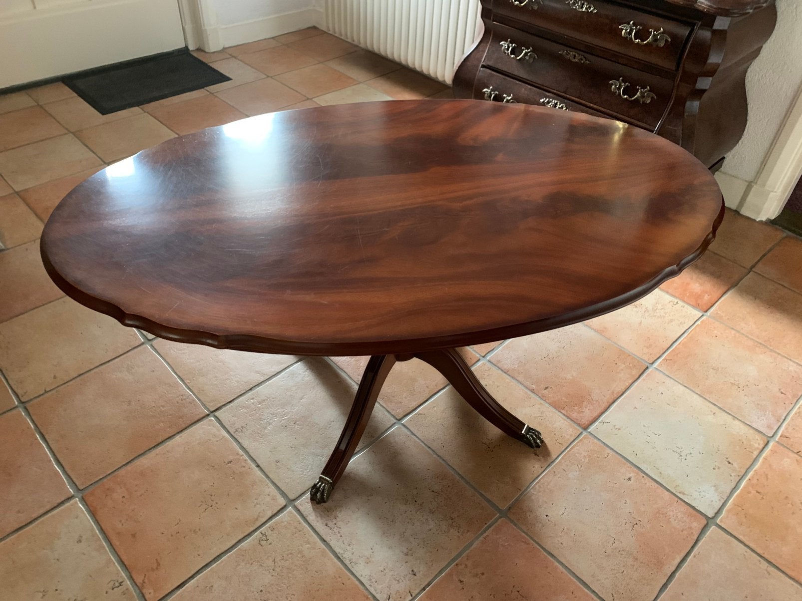 Klassieke ovalen houten salontafel 128 x 81 cm, Ophalen