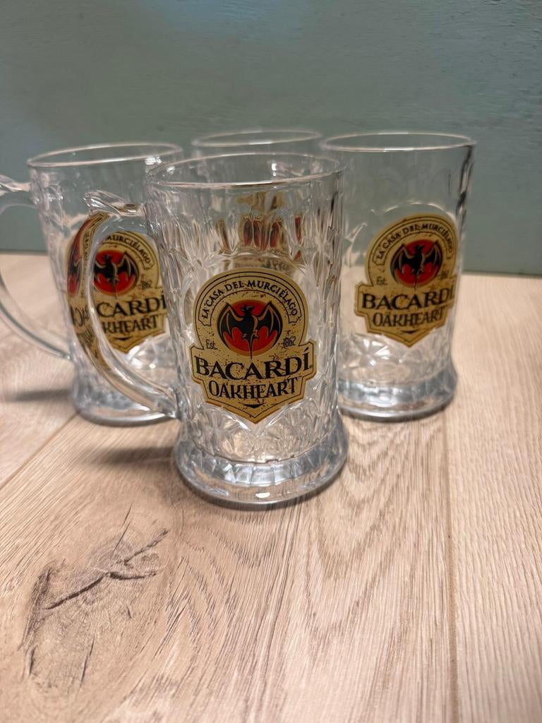 Set van 4 Bacardi Oakheart glazen pullen 330ml, Ophalen of Verzenden