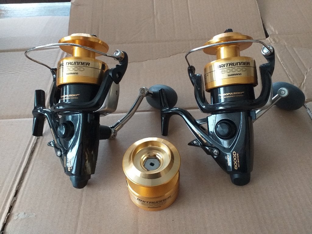 Shimano Baitrunner 8000 D ( 2 MOLENS NIEUW ), Ophalen, Nieuw, Molen