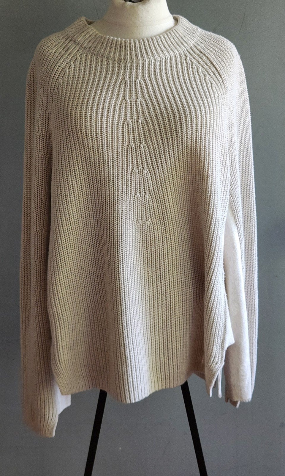 OUI trui, Ophalen of Verzenden, Zo goed als nieuw, Maat 38/40 (M), Beige