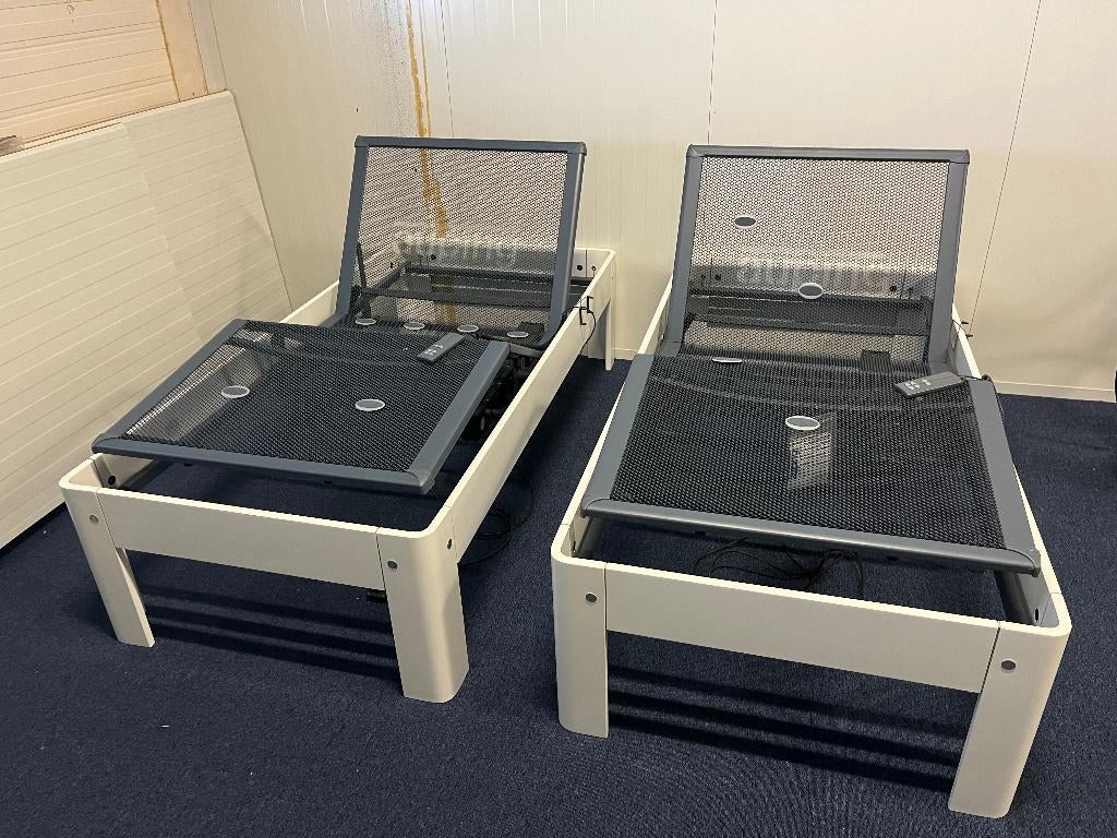 Twee elektrische Auping Auronde bedden (90x190x48cm)., Ophalen, Verstelbaar, 90 cm, Eenpersoons