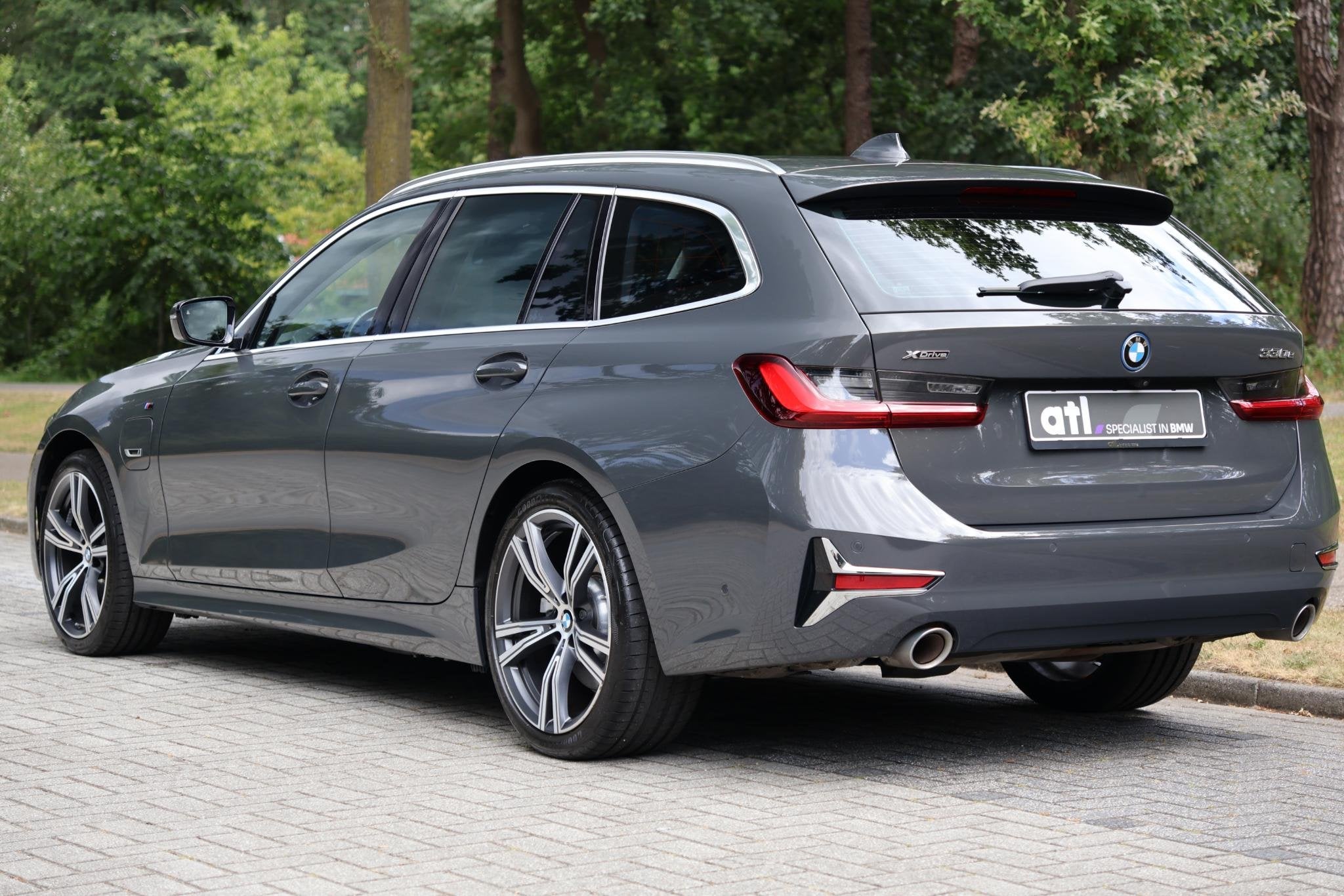 BMW 3-serie Touring 330e xDrive High Executive Luxury Line |, 1998 cc, Gebruikt, 1865 kg, 120 €/maand