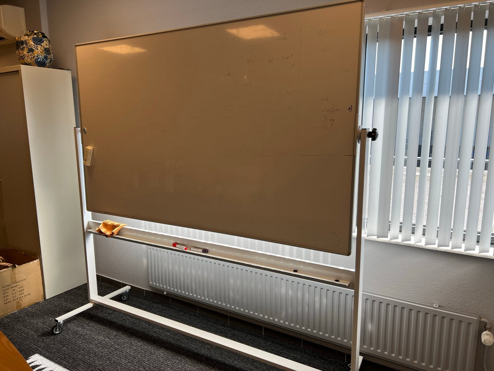 Whiteboard groot op statief, Vergader- of Presentatieruimte, Ophalen, Gebruikt, Inrichting