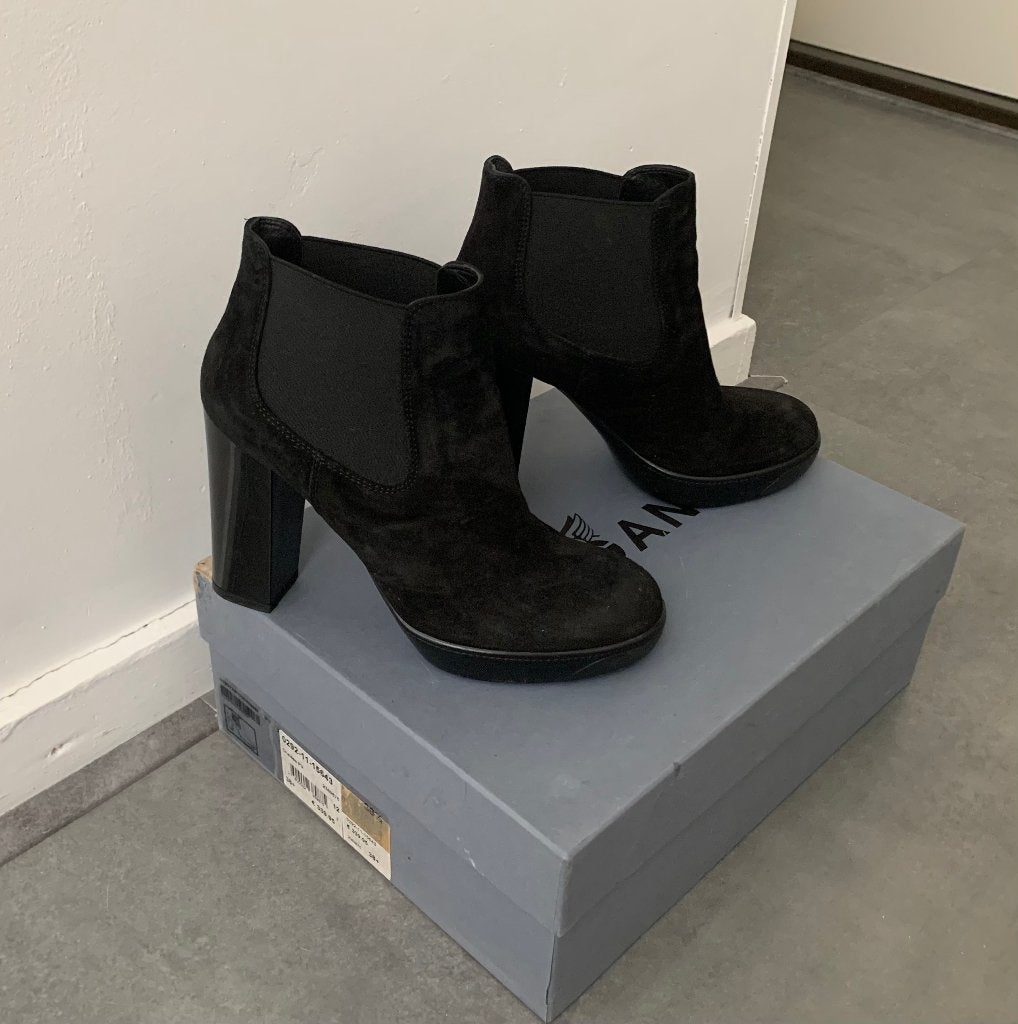 Hogan enkellaars zwart suede lage plateau laars maat 38,5, Zwart, Lage of Enkellaarzen, Nieuw, Ophalen of Verzenden