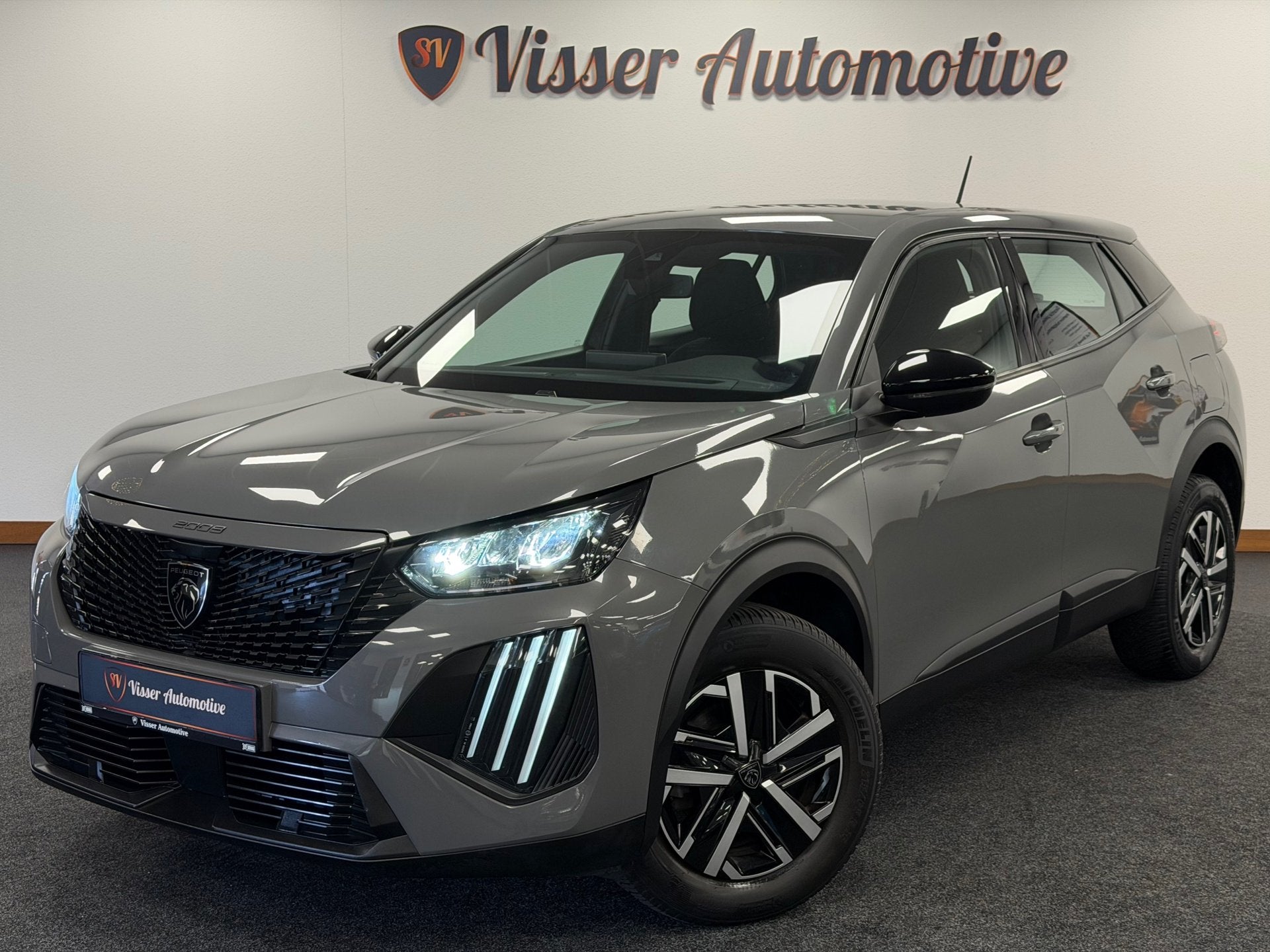 Peugeot 2008 1.2 PureTech 100 Allure*Nardo-Gray*Airco*Cruise, Auto's, 101 pk, 1199 cc, Parkeersensor, Nieuw