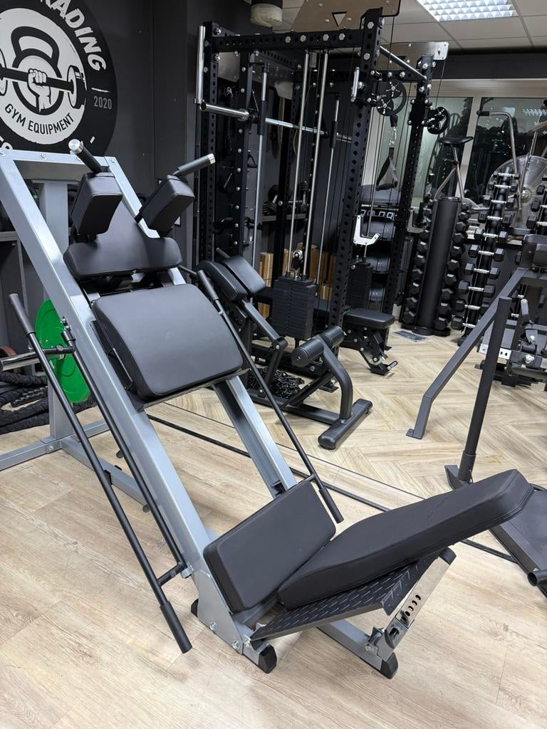 Nieuwe compacte leg press en hack squat combi plate loaded, Nieuw, ., Info@fitnesstradingtothemax.nl, .